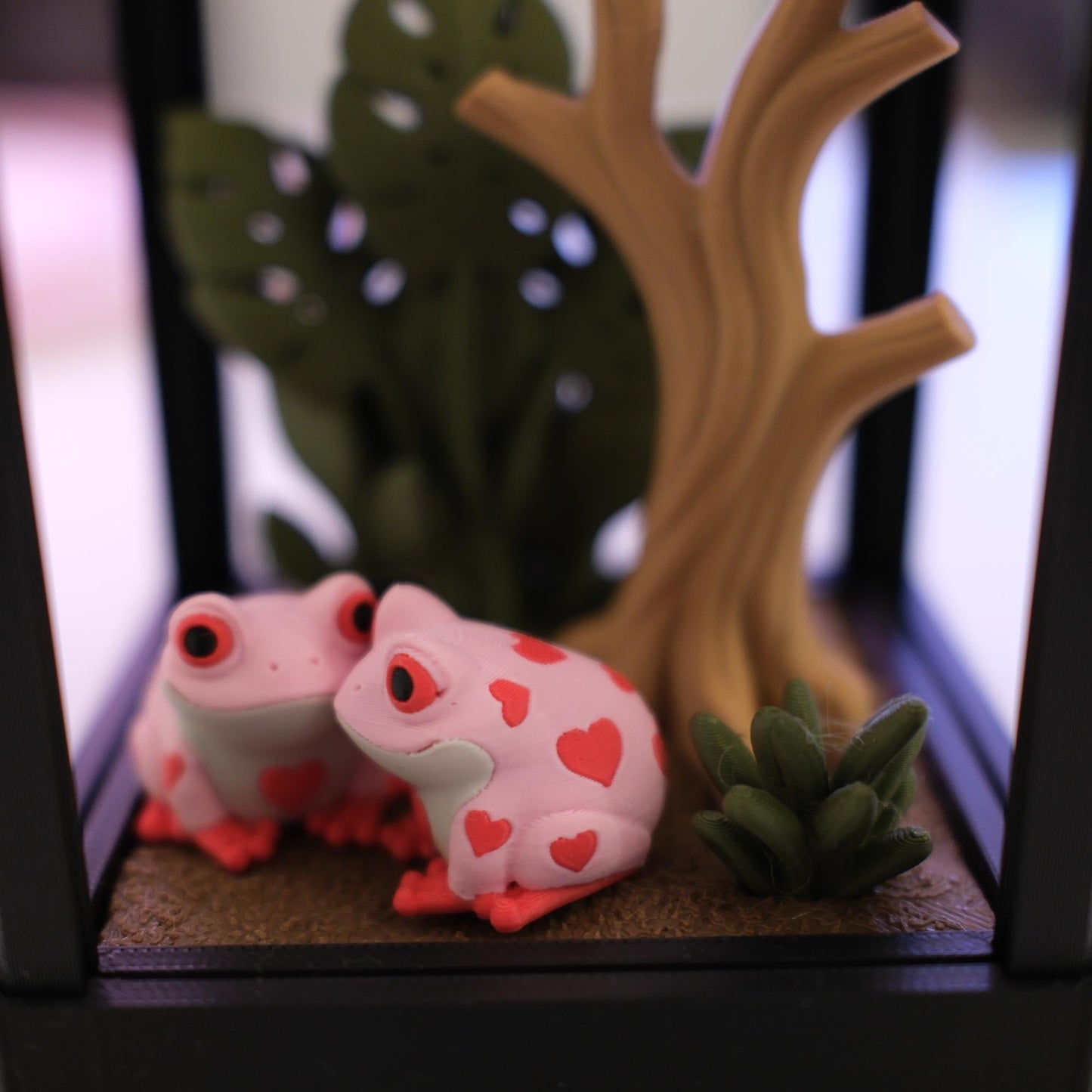 3D Printed Terrarium with Love Frogs